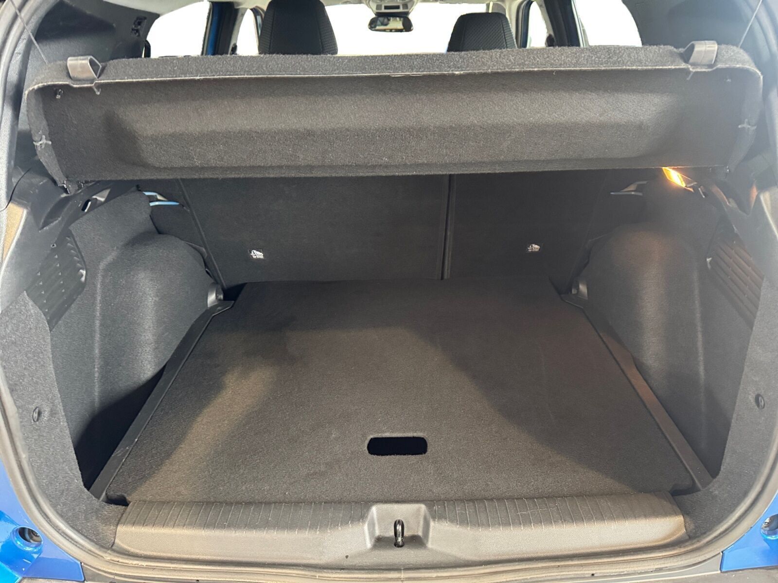 Blå Opel Frontera fra 2025