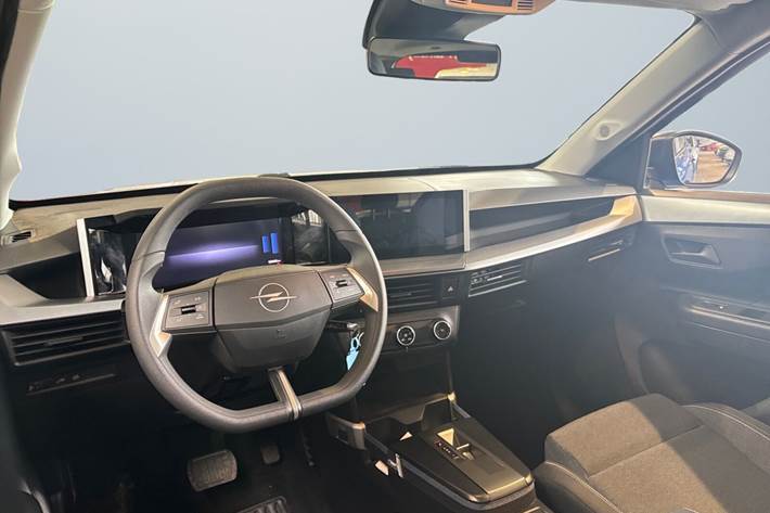 Blå Opel Frontera fra 2025