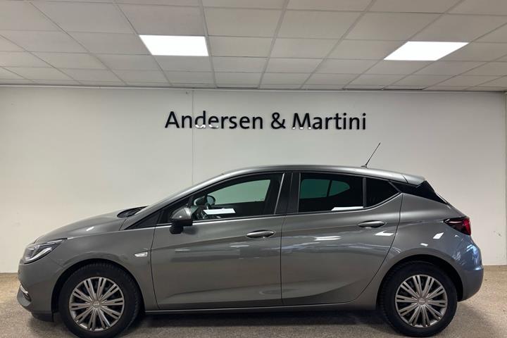Grå Opel Astra fra 2020