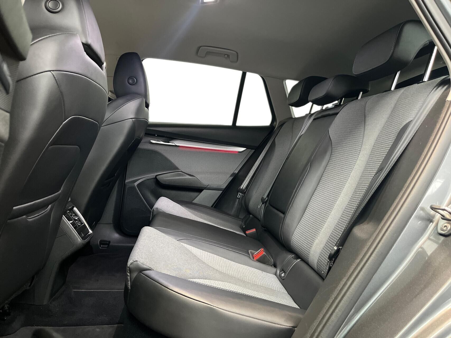 Sort Skoda Enyaq fra 2022