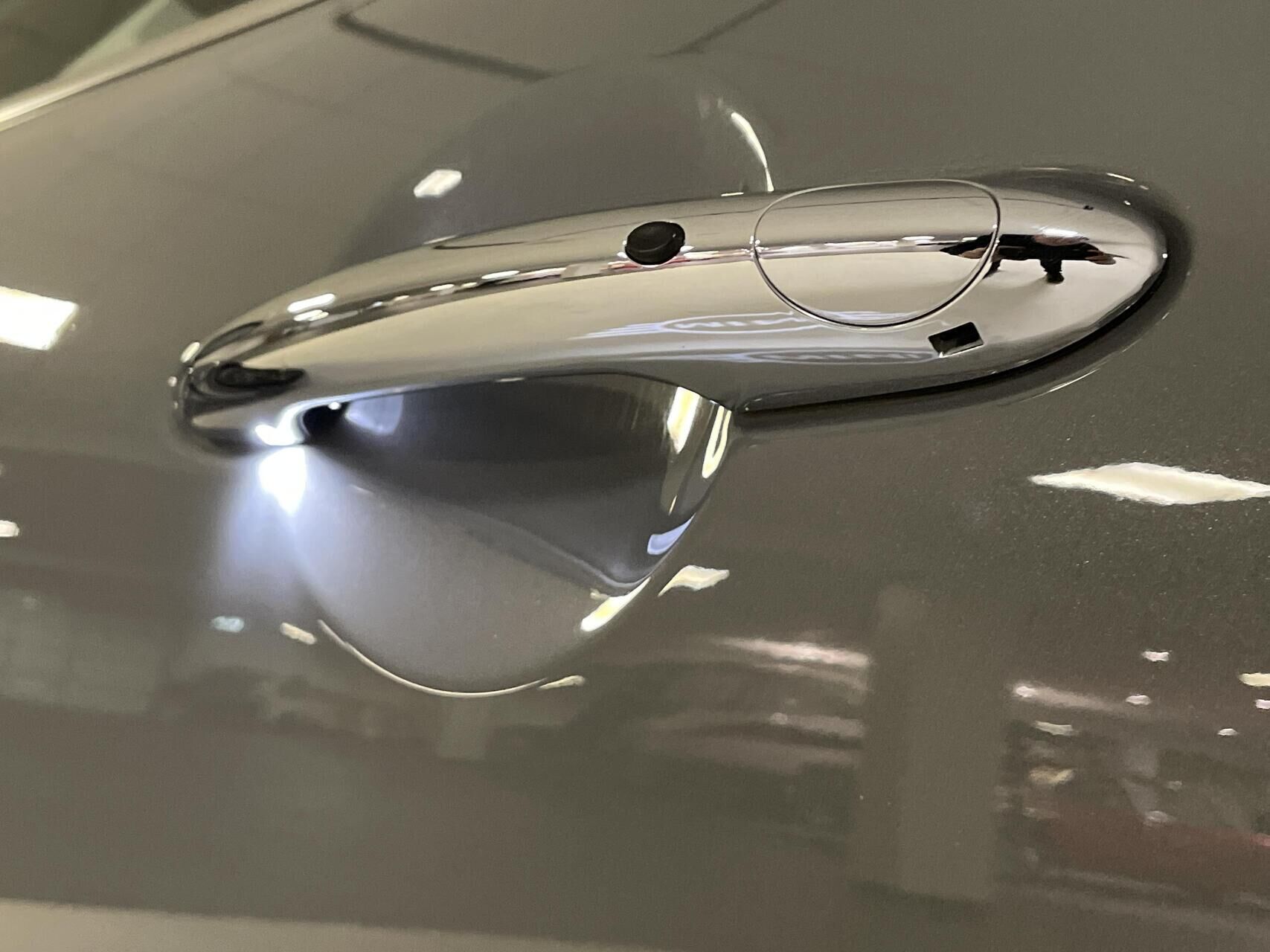 Grå Mini Cooper fra 2022