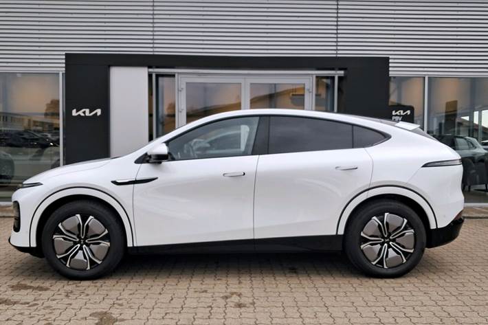 Hvid Xpeng G6 fra 2025