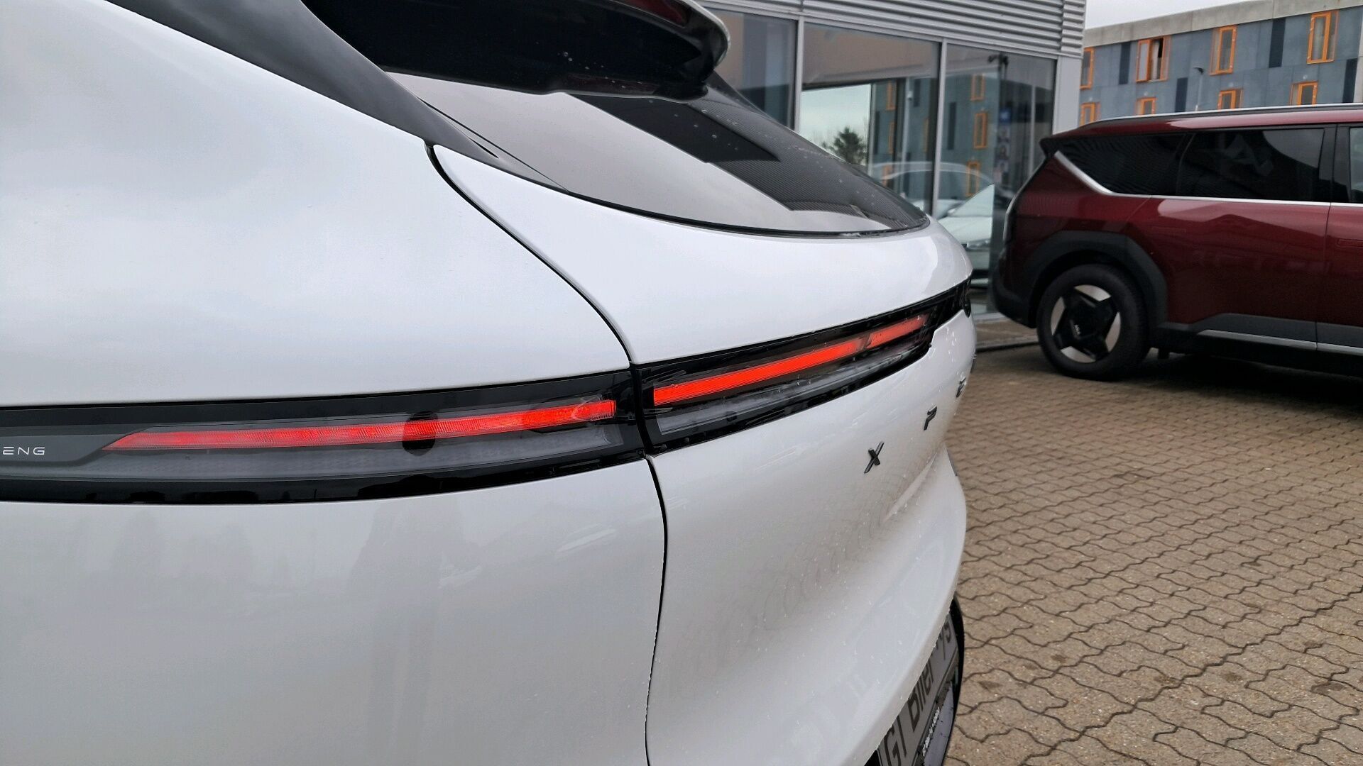 Hvid Xpeng G6 fra 2025