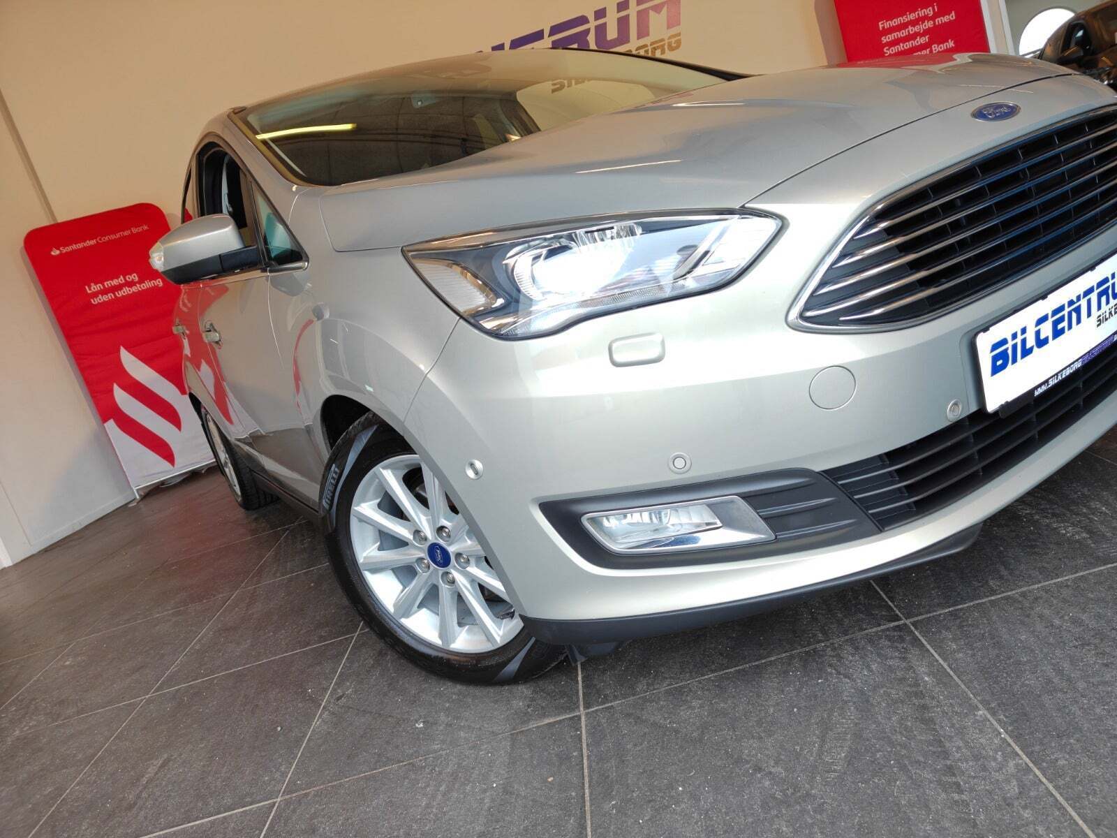 Orange Ford C-MAX fra 2017