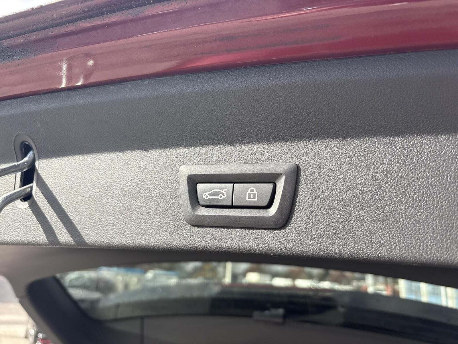 Rød BMW iX3 fra 2022