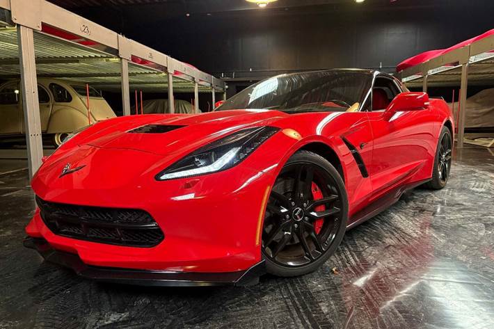 Rød Chevrolet Corvette fra 2014