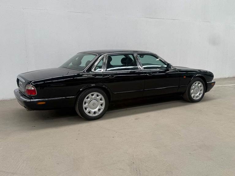 Jaguar XJ8 4,0 Sovereign aut.