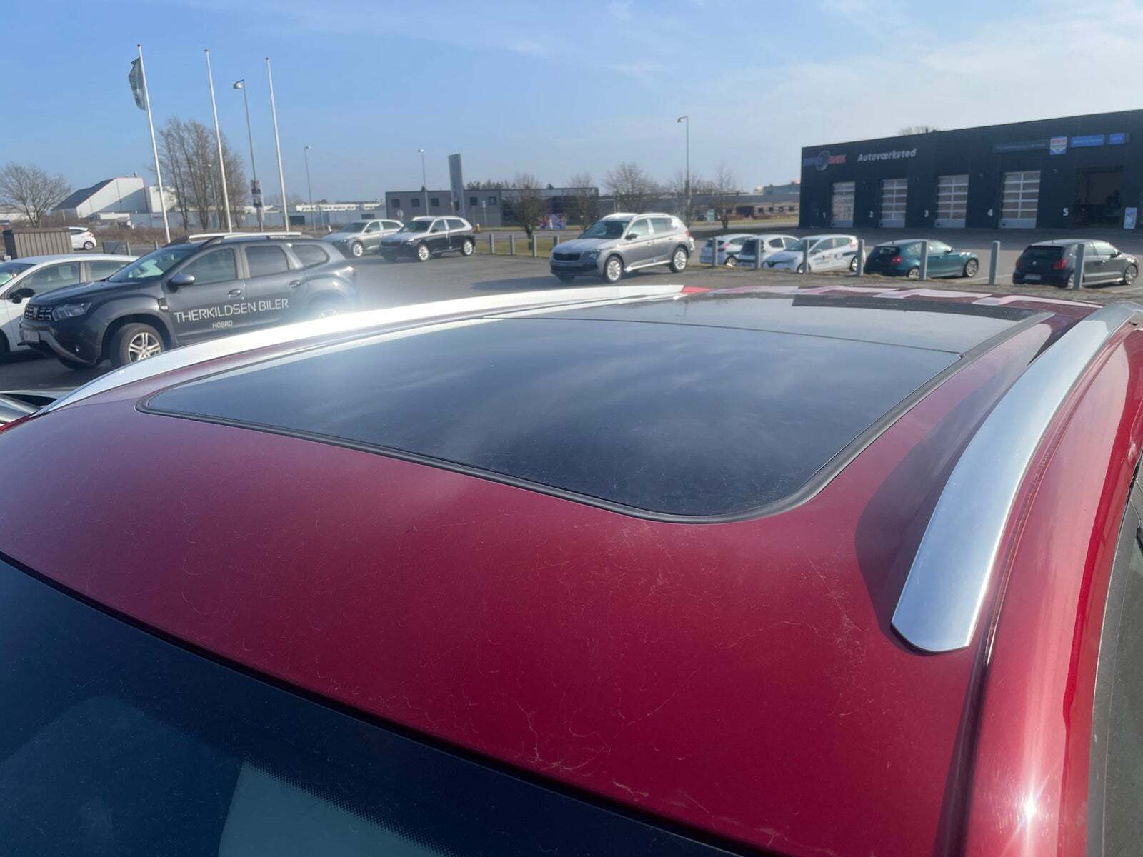 Rød Maxus Euniq6 fra 2022