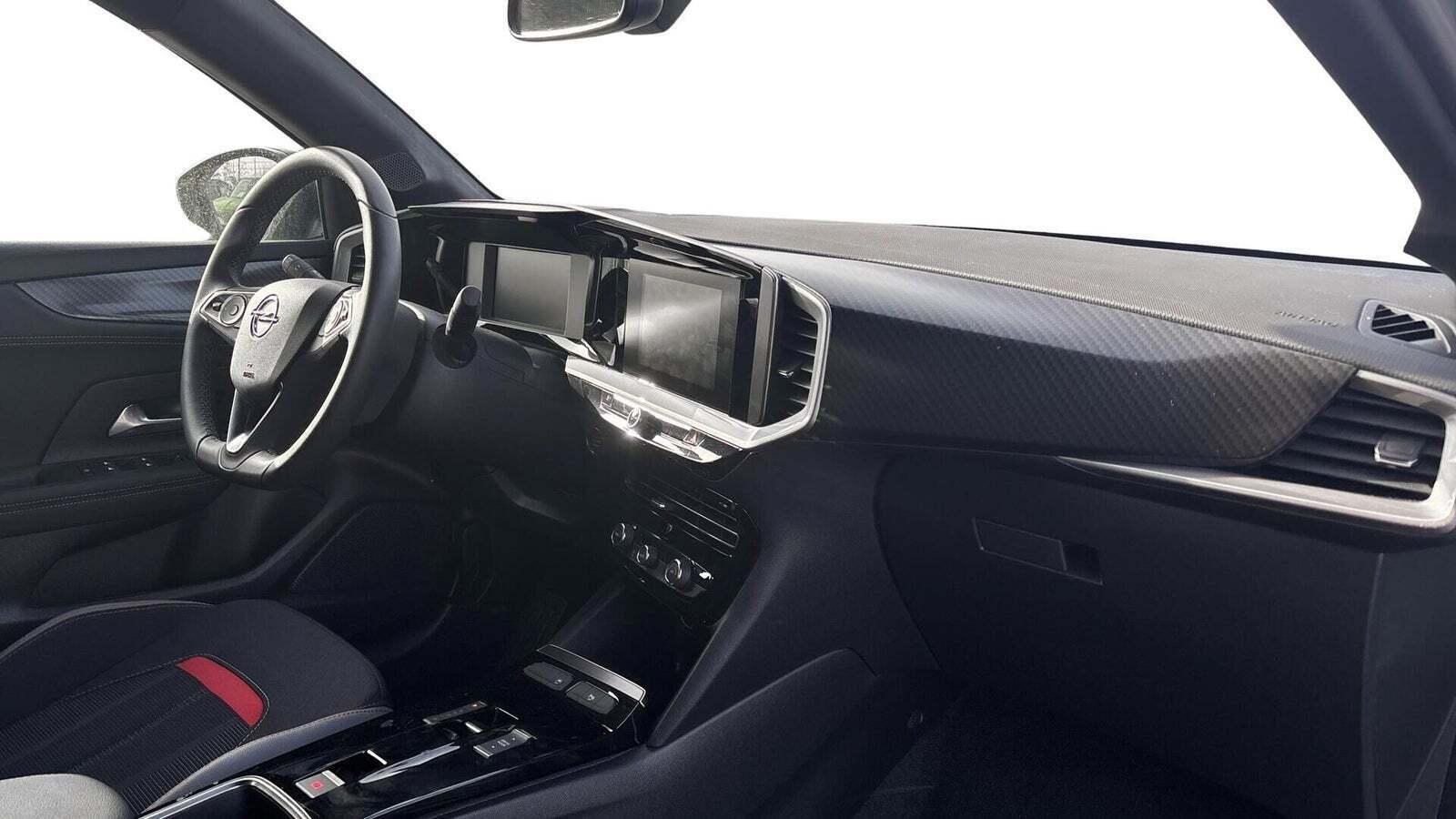 Grøn Opel Mokka-e fra 2023