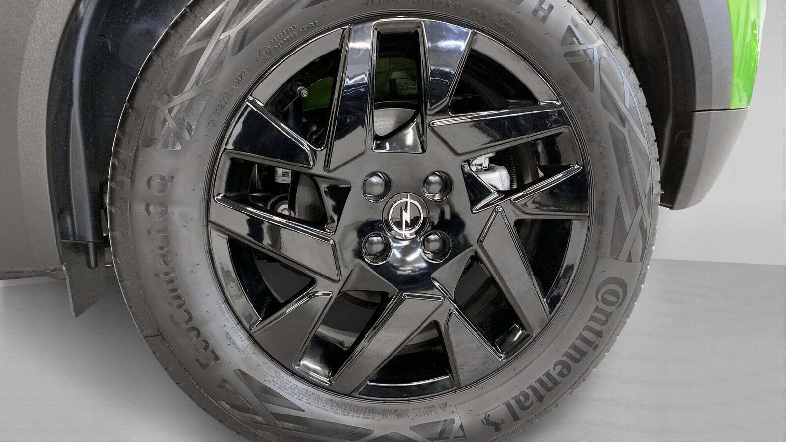 Grøn Opel Mokka-e fra 2023