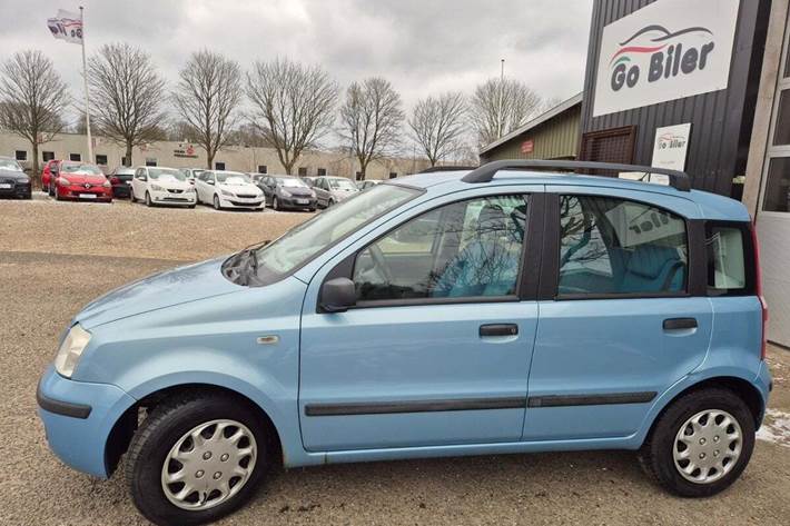 Grøn Fiat Panda fra 2004