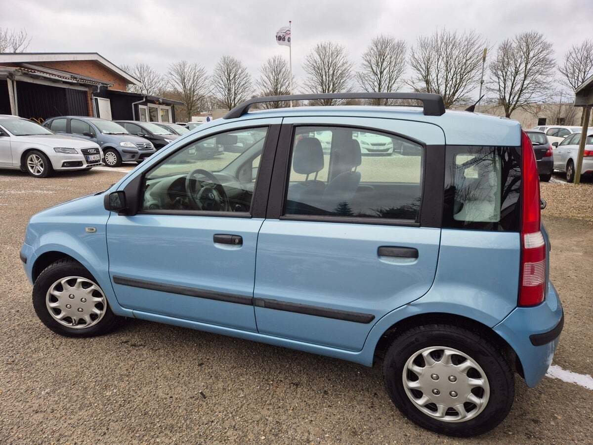 Grøn Fiat Panda fra 2004