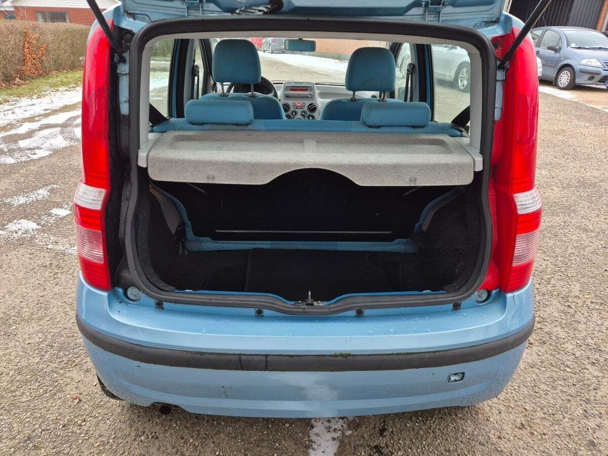 Grøn Fiat Panda fra 2004