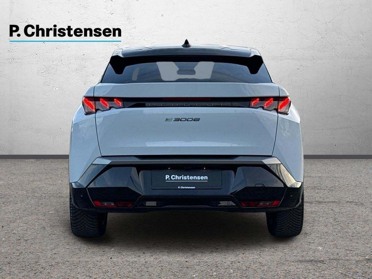 Peugeot e-3008 77 GT Pack Van