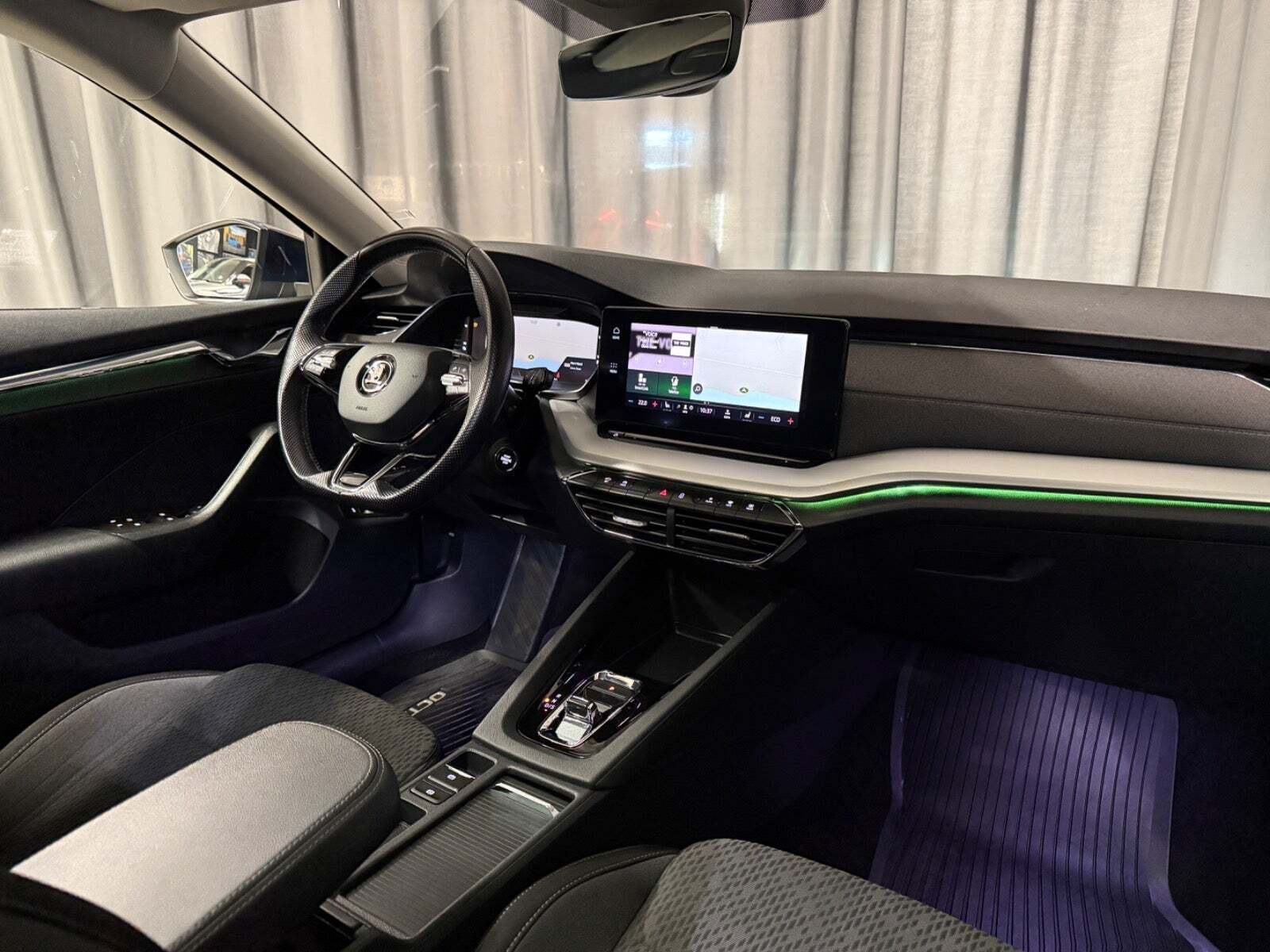 Blå Skoda Octavia fra 2020