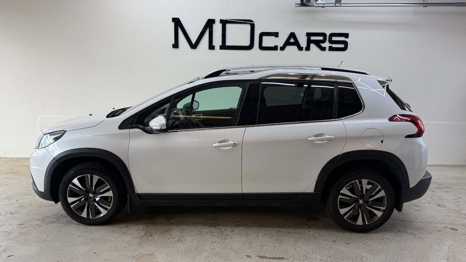 Peugeot 2008 1,2 e-THP 110 Allure Sky