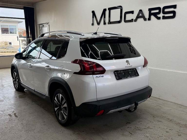 Peugeot 2008 1,2 e-THP 110 Allure Sky