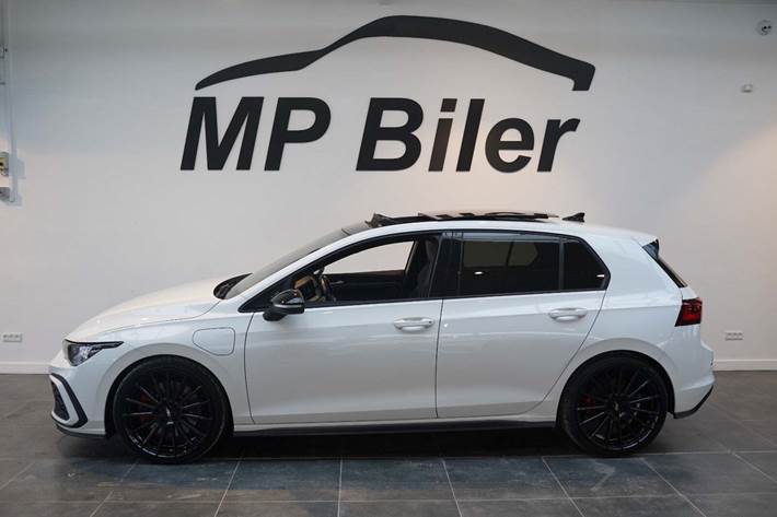 Sort VW Golf VIII fra 2023