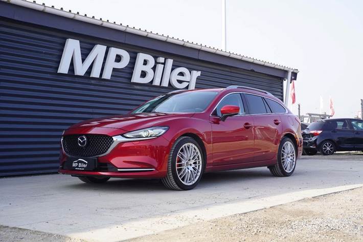 Rød Mazda 6 fra 2018