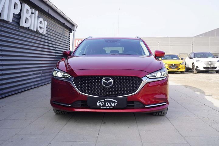 Rød Mazda 6 fra 2018