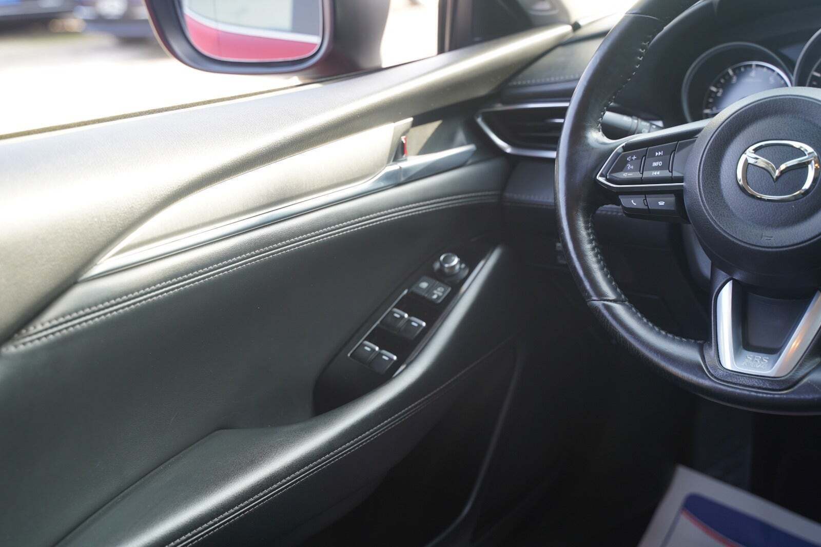 Rød Mazda 6 fra 2018