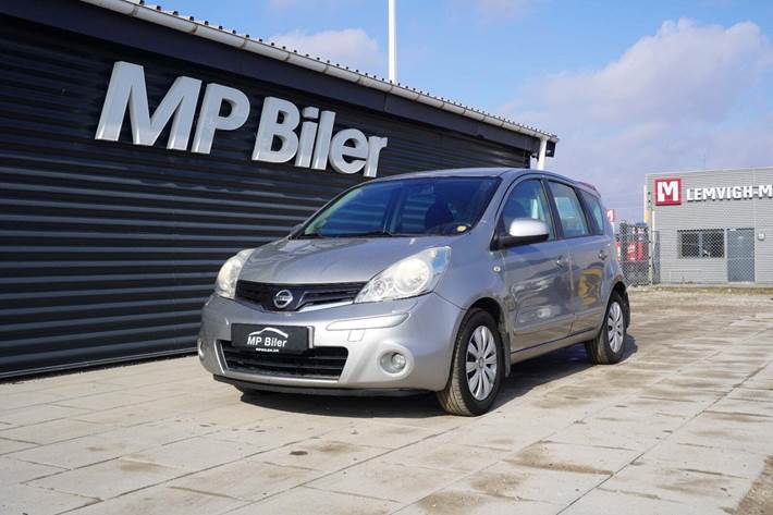 Sølv Nissan Note fra 2010