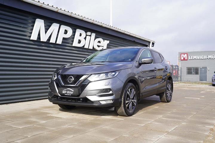 Grå Nissan Qashqai fra 2020 set udefra