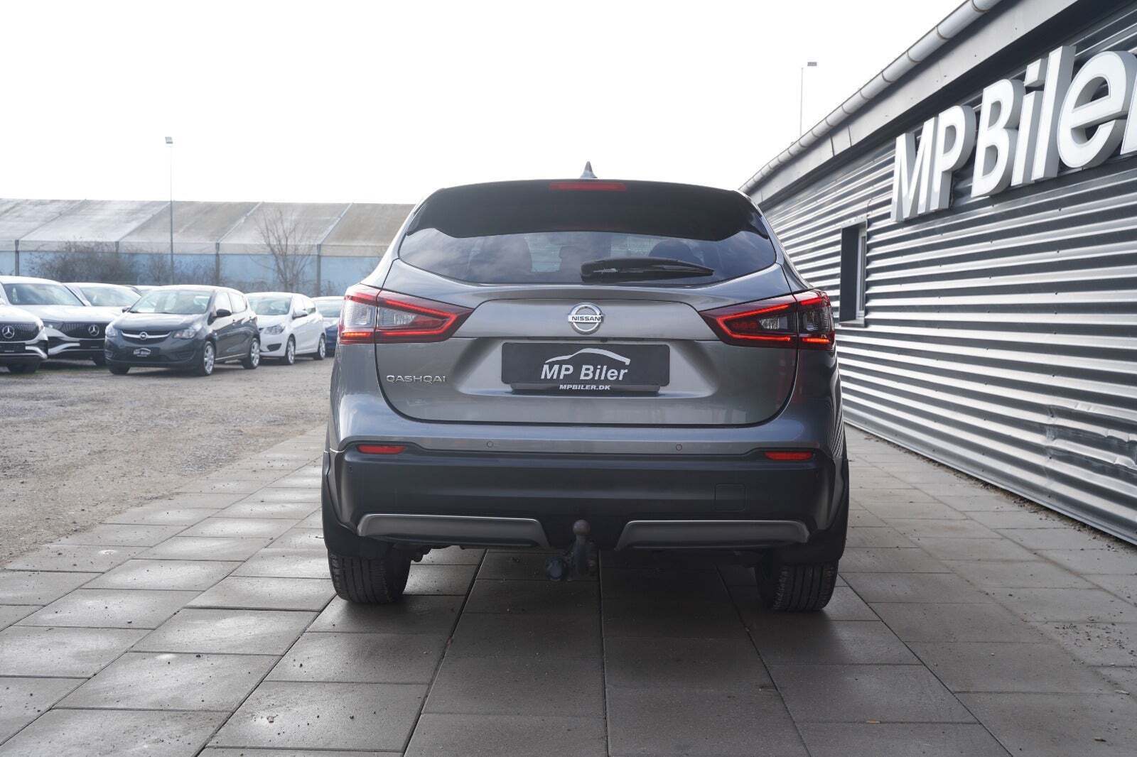 Grå Nissan Qashqai fra 2020