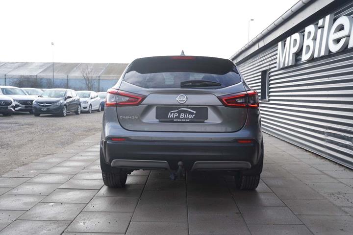 Grå Nissan Qashqai fra 2020
