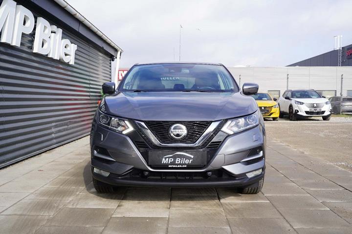 Grå Nissan Qashqai fra 2020