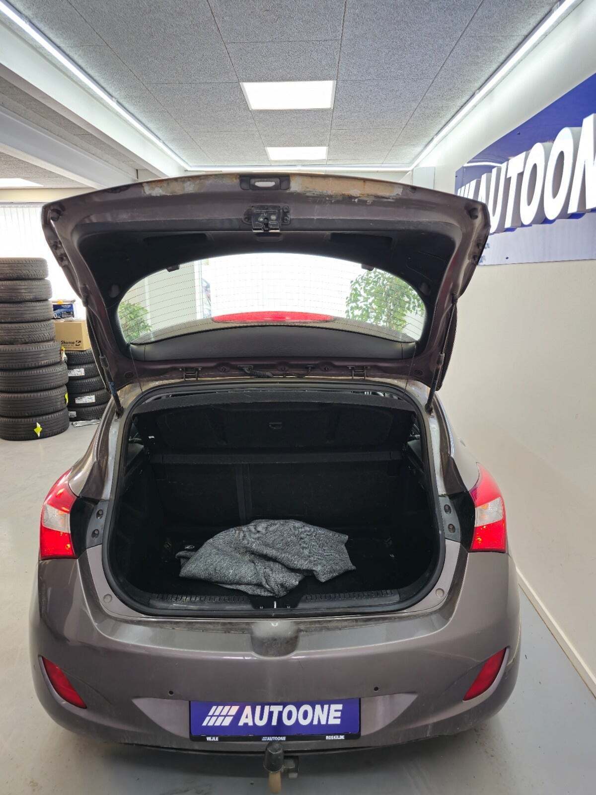 Brun Hyundai i30 fra 2014