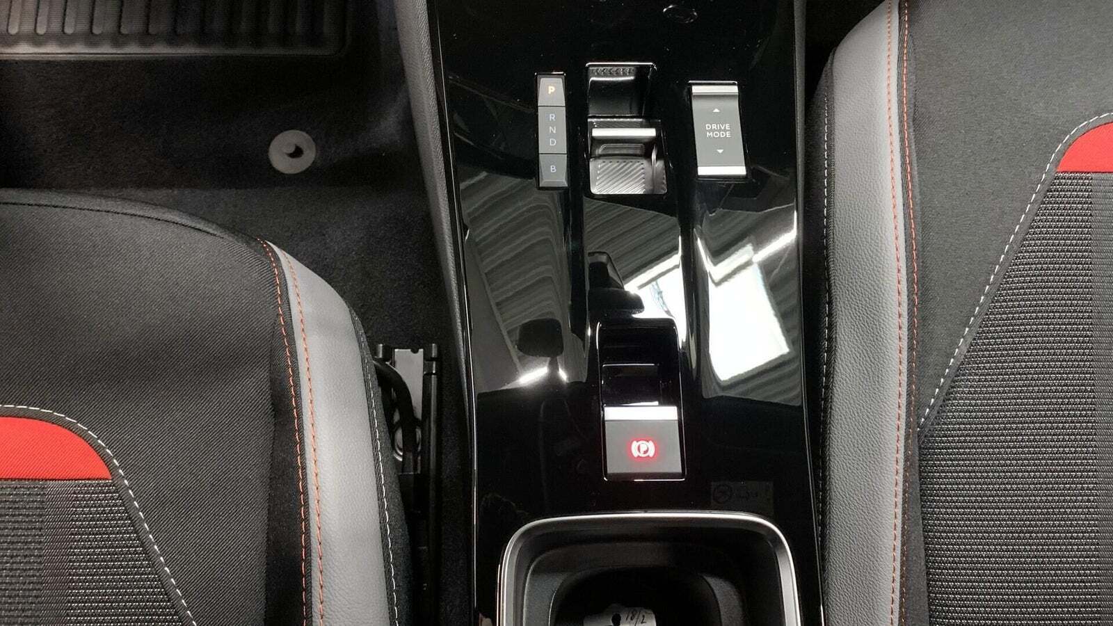 Grøn Opel Mokka-e fra 2023