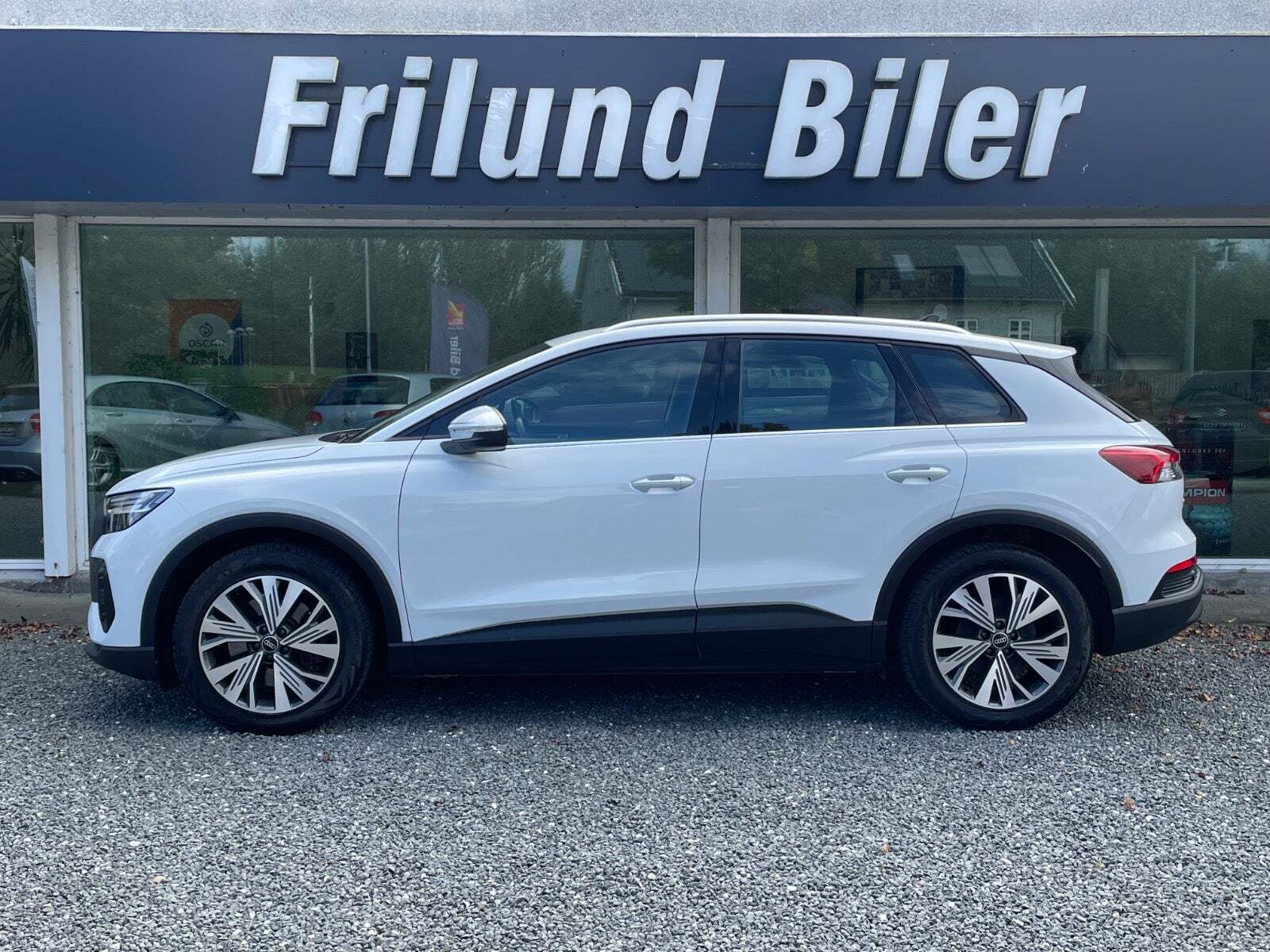Hvid Audi Q4 e-tron fra 2022