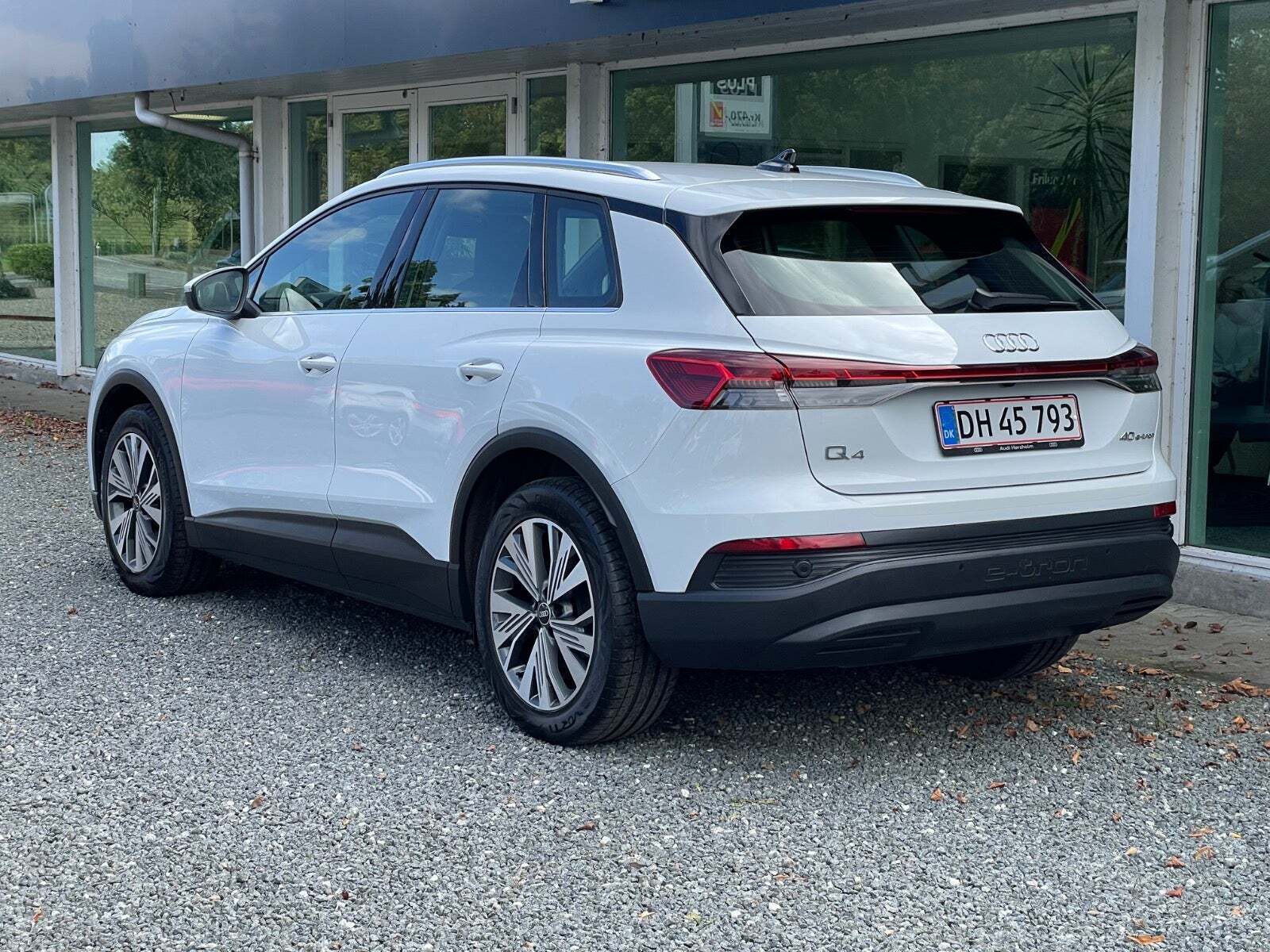Hvid Audi Q4 e-tron fra 2022