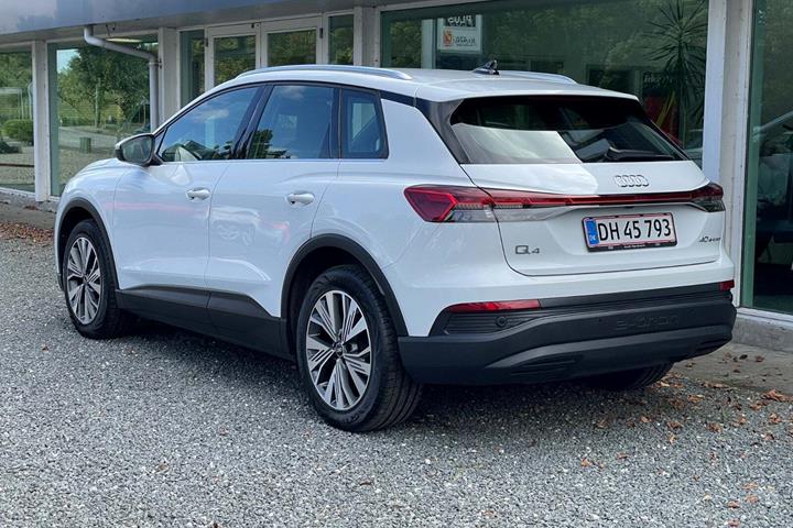 Hvid Audi Q4 e-tron fra 2022