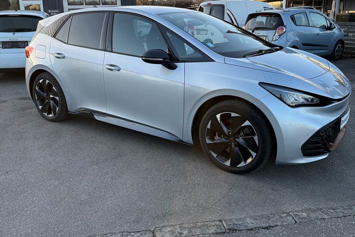 Grå Cupra Born fra 2023