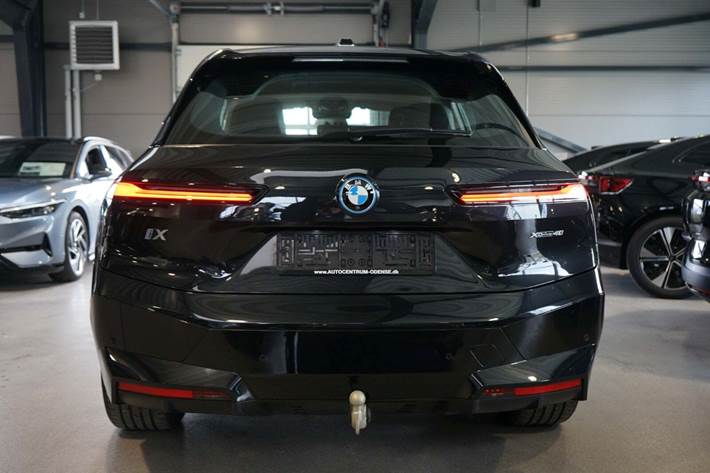 Sort BMW iX fra 2024