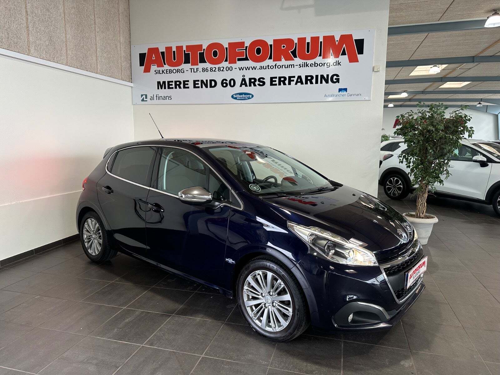 Peugeot 208 1,6 BlueHDi 100 Desire Sky