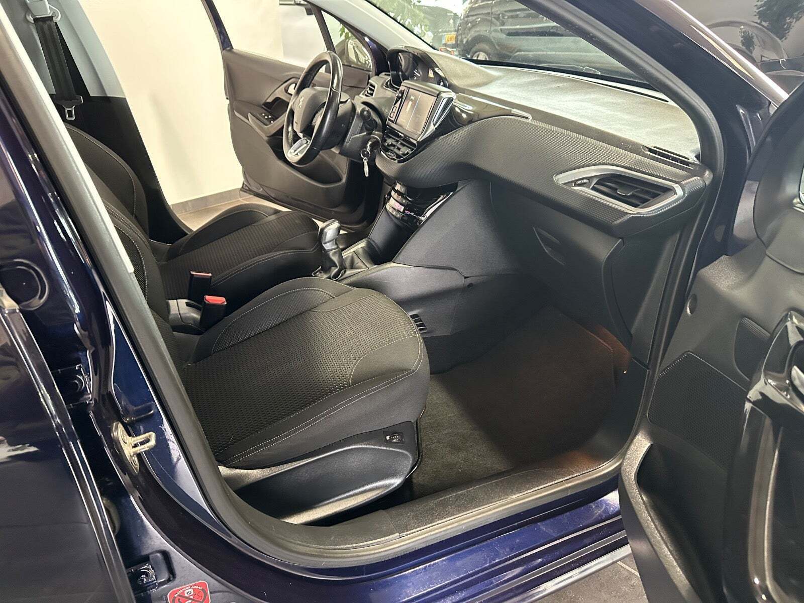 Peugeot 208 1,6 BlueHDi 100 Desire Sky