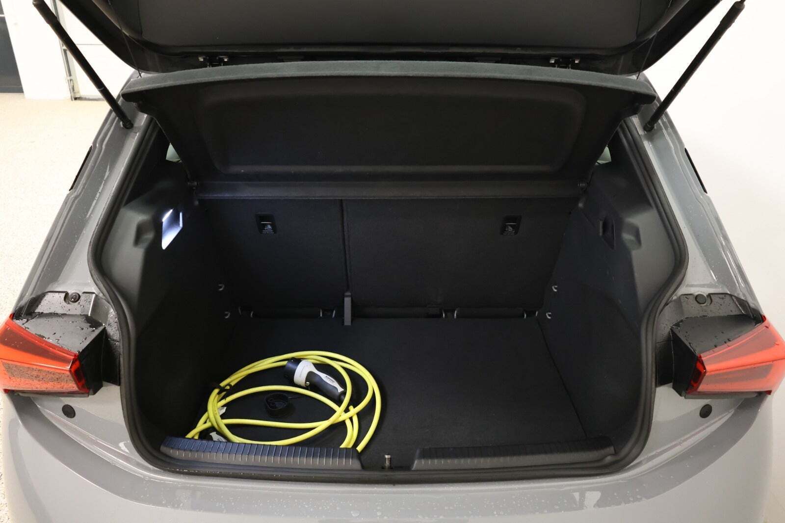 Grå Cupra Born fra 2022