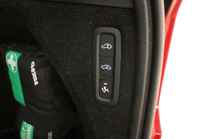 Grå Volvo XC90 fra 2019