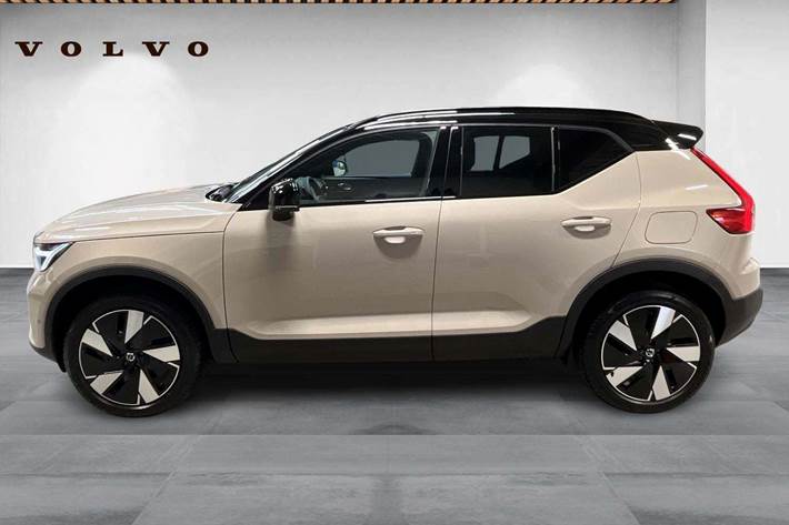 Beige Volvo EX40 fra 2025