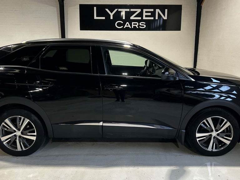 Peugeot 3008 1,6 Hybrid First Selection EAT8