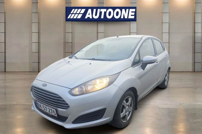 Sølv Ford Fiesta fra 2013