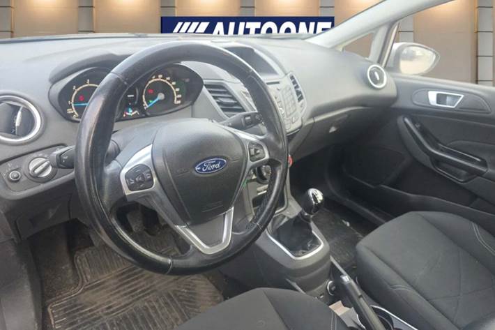 Sølv Ford Fiesta fra 2013