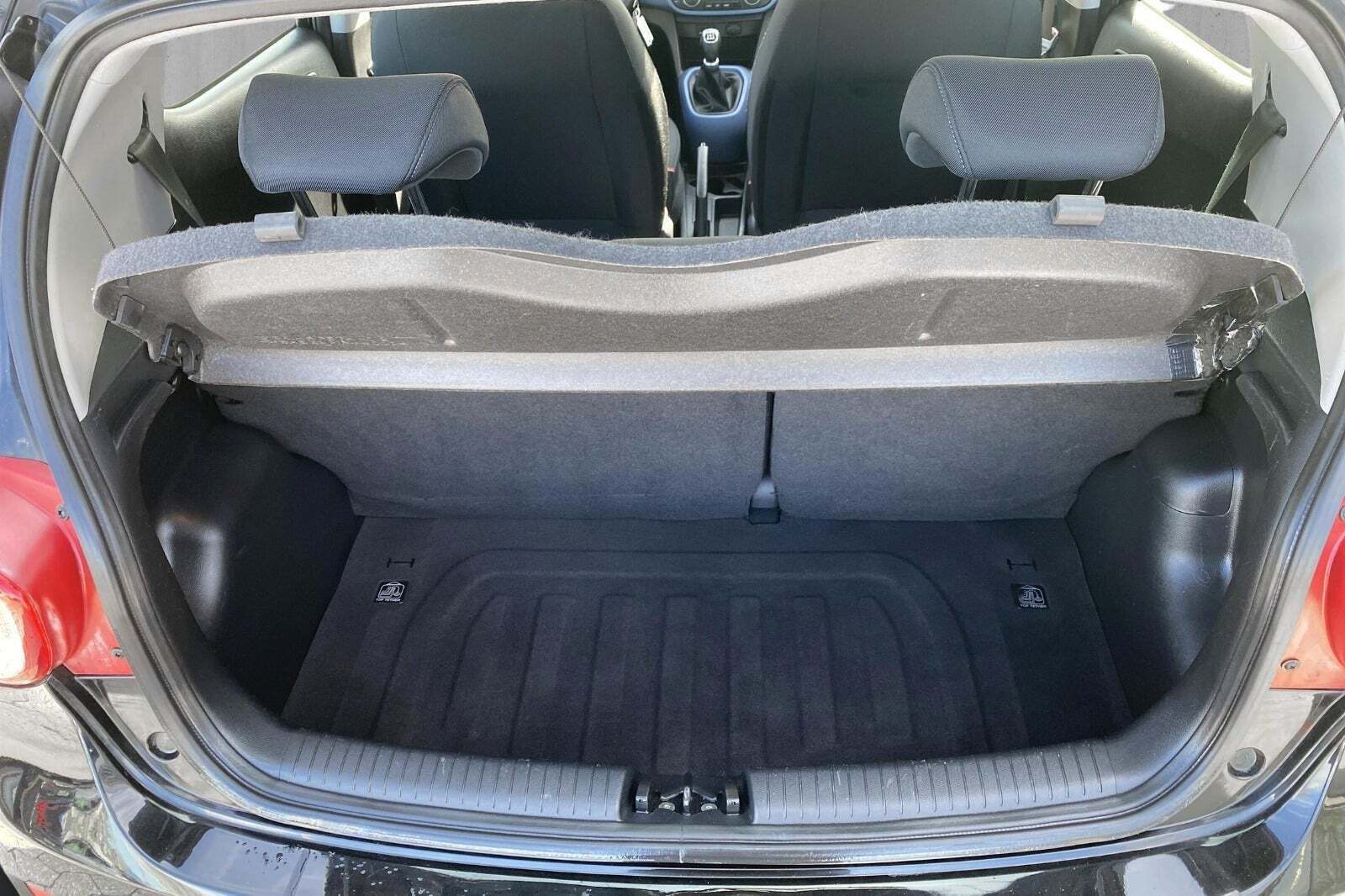 Sort Hyundai i10 fra 2016