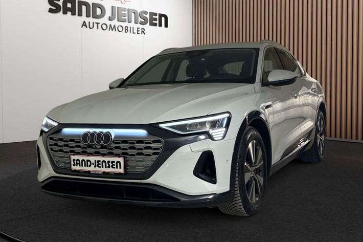 Hvid Audi Q8 e-tron fra 2024