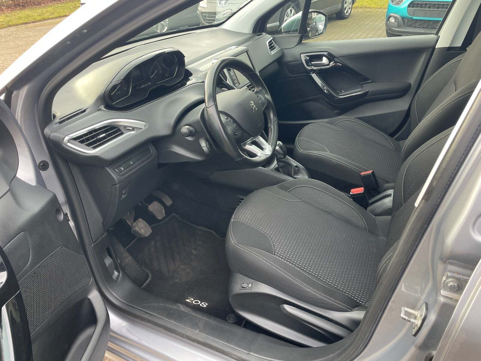 Peugeot 208 1,5 BlueHDi 100 Allure Sky