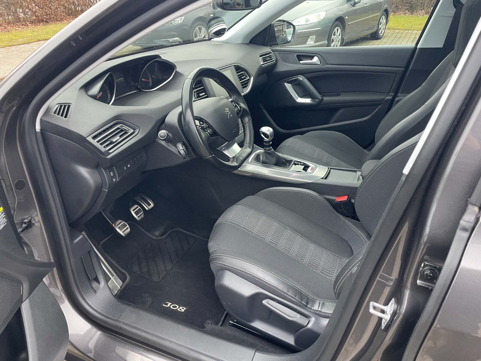 Peugeot 308 1,6 BlueHDi 120 Allure Sky SW