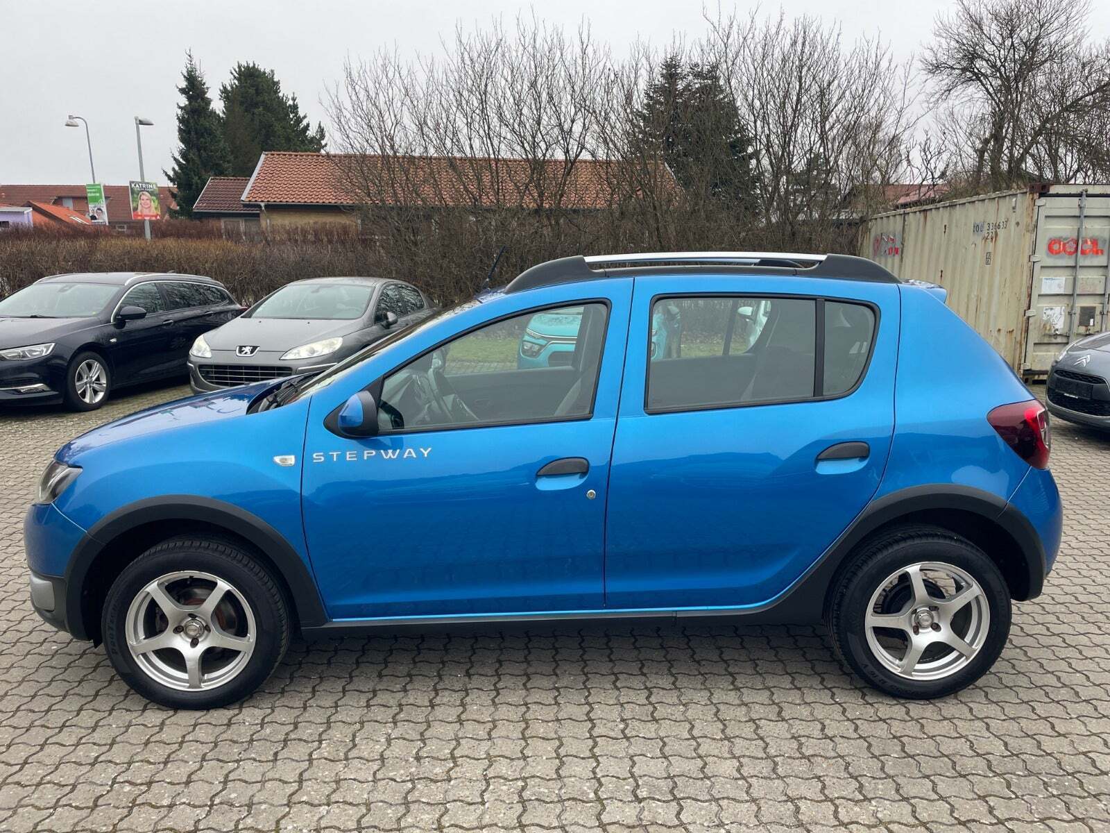 Blå Dacia Sandero Stepway fra 2015